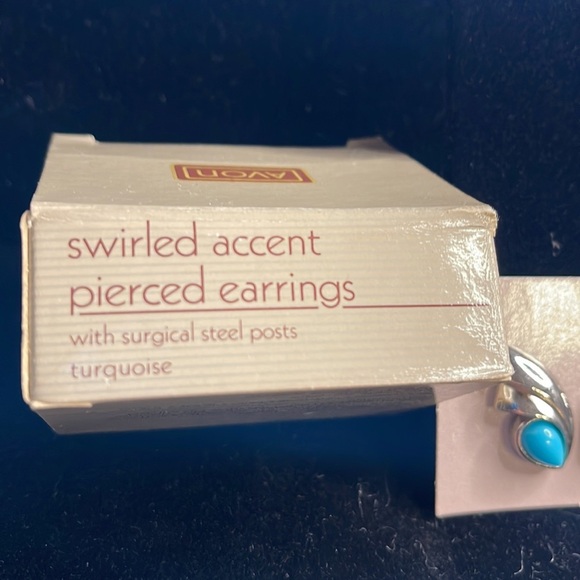 Avon-1990-Vintage Swirled Accent Earrings silver/ Turquoise - Picture 3 of 6
